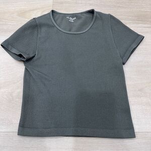 Urban Outfitters Out from Under olive green ribbed crop short sleeve top - XS/S